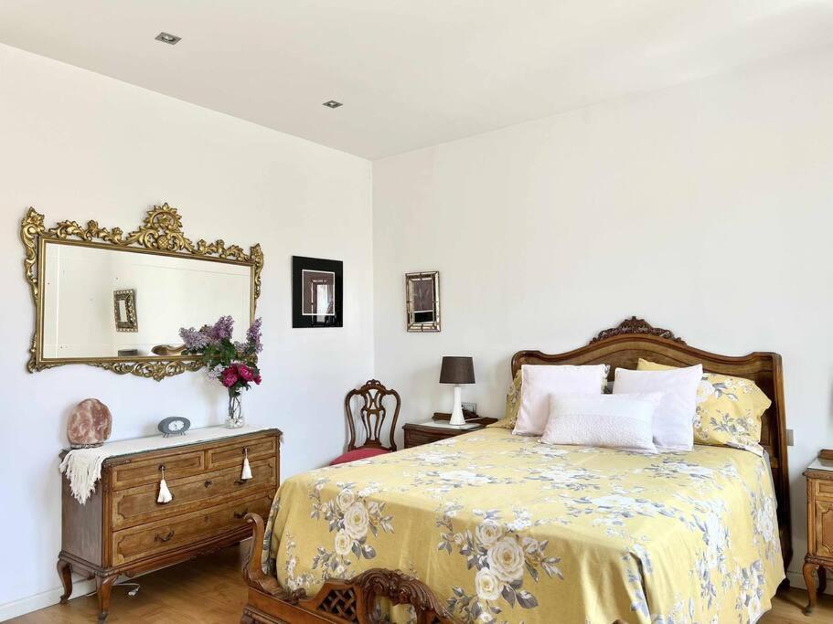 Moderno Y Amplio Apartamento En El Centro De Roses Bagian luar foto